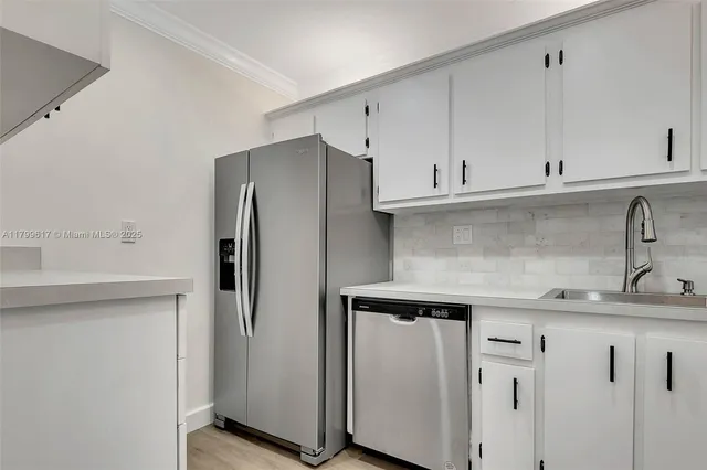 $289,000 | 8000 Southwest 81st Drive, Unit 103, Miami, FL 33143