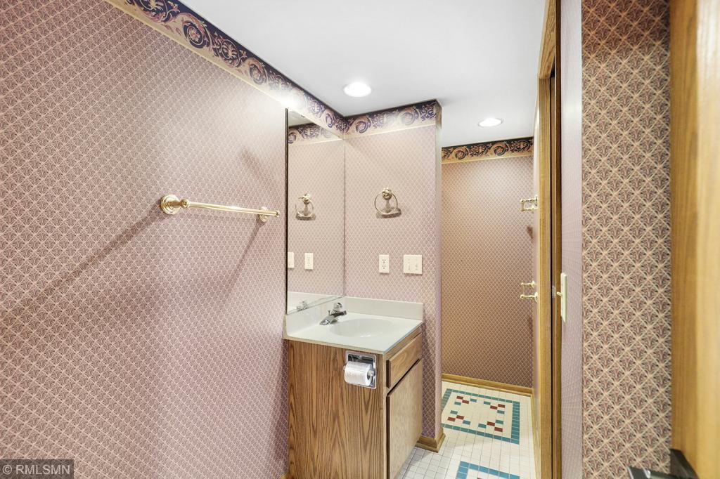 9286 Bavaria Beach Road Chaska, MN 55318 - Photo 31 of 59 Gallery Image 31