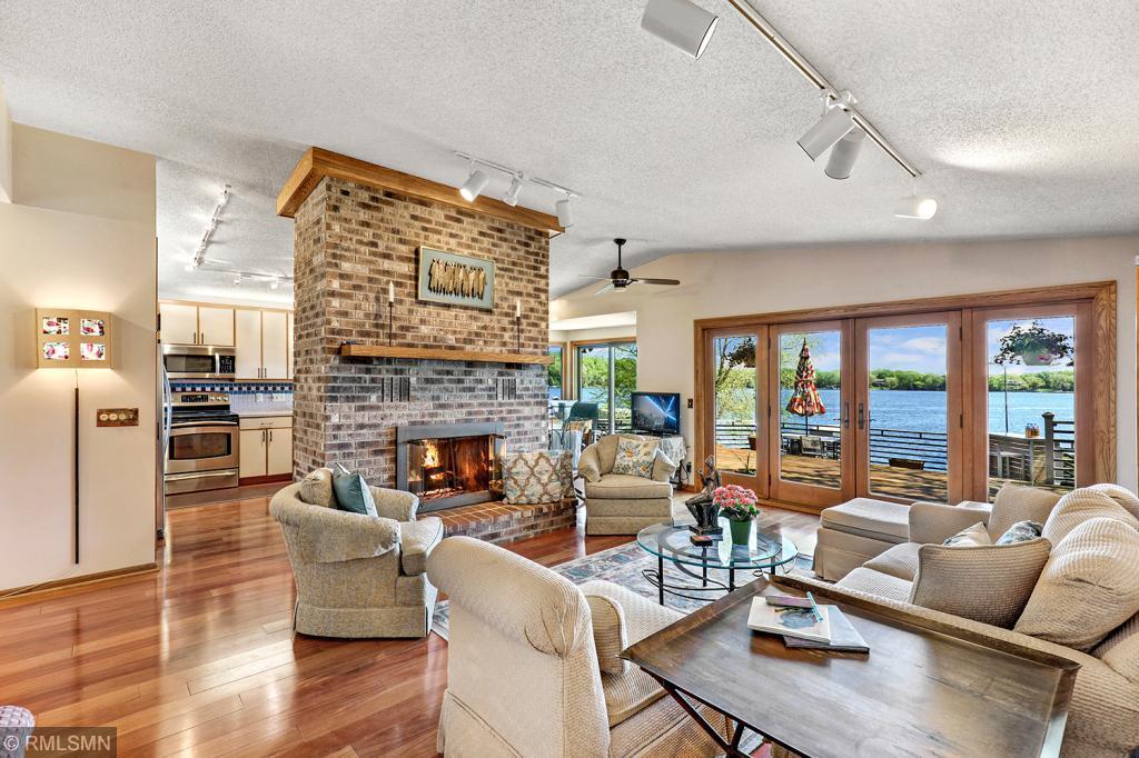 9286 Bavaria Beach Road Chaska, MN 55318 - Photo 7 of 59 Gallery Image 7