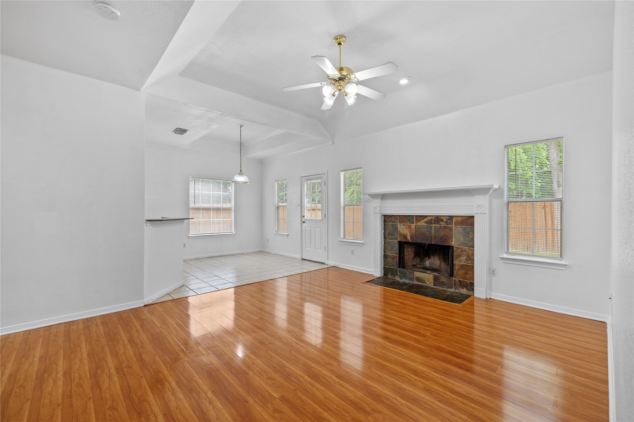 2106 Hawks Road Missouri City, TX 77489 - Photo 7 of 39 Gallery Image 7