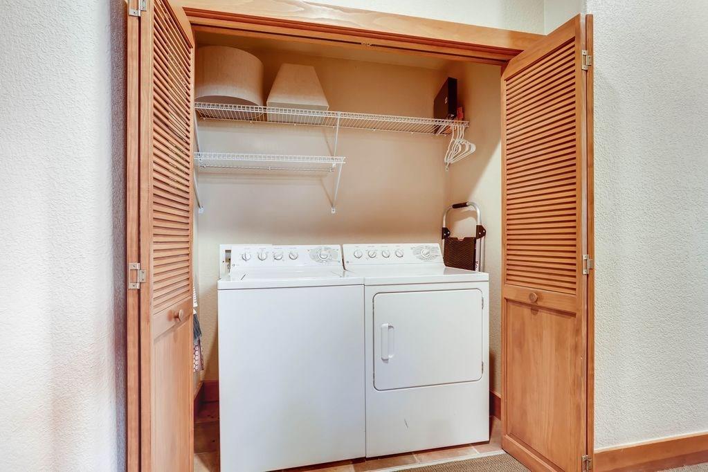 161 Hawk Circle, Unit 2336 Keystone, CO 80435 - Photo 25 of 29 a utility room with dryer and washer