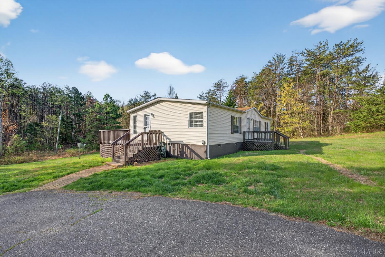 427 Spencer Road Concord, VA 24538 - Photo 4 of 31