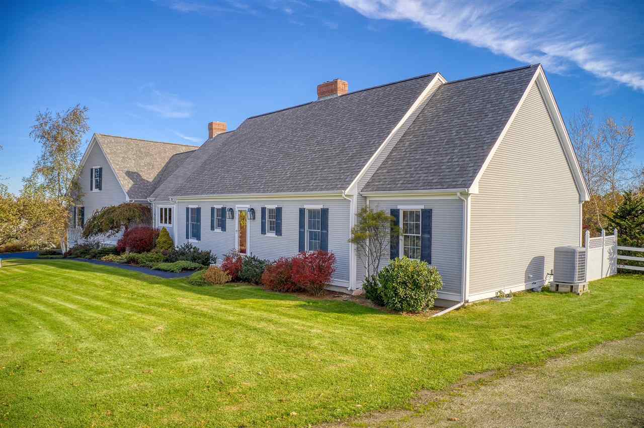 231 Pead Hill Road Wilton, NH 03086 - Photo 2 of 40