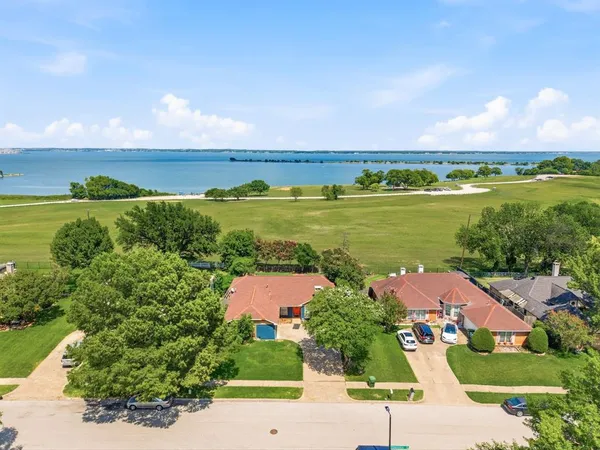 $414,000 | 5402 Peninsula Way, Garland, TX 75043