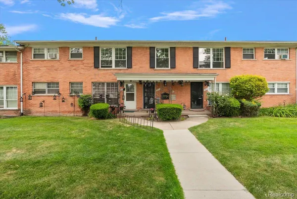 $135,000 | 3211 Benjamin Avenue, Unit 13, Royal Oak, MI 48073
