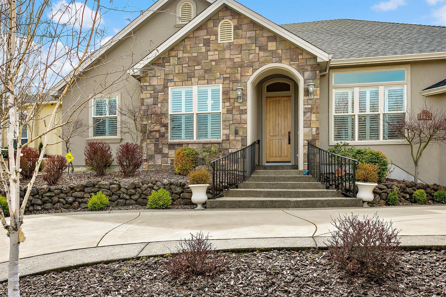 1230 Poppy Ridge Drive Eagle Point, OR 97524 - Photo 2 of 32 Additional Photo