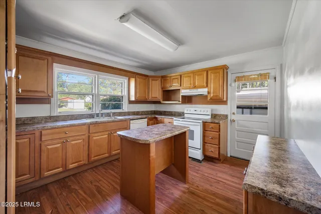 $240,000 | 105 Pinewood Street, Walterboro, SC 29488