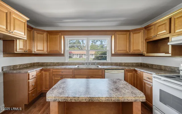 $240,000 | 105 Pinewood Street, Walterboro, SC 29488