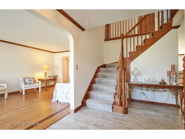 8721 West Sunset Road Niles, IL 60714 - Photo 2 of 15