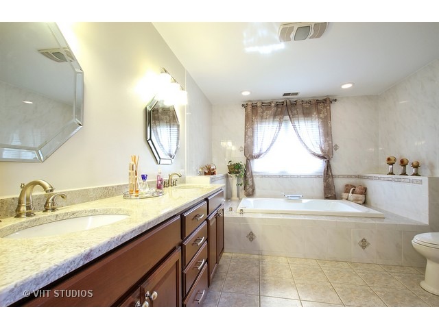 8721 West Sunset Road Niles, IL 60714 - Photo 9 of 15