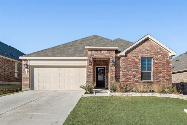 $385,900 | 343 Sedalia Trail, Justin, TX 76247