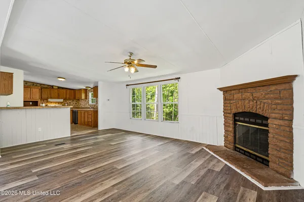 $200,000 | 258 Coles Point Road, Batesville, MS 38606