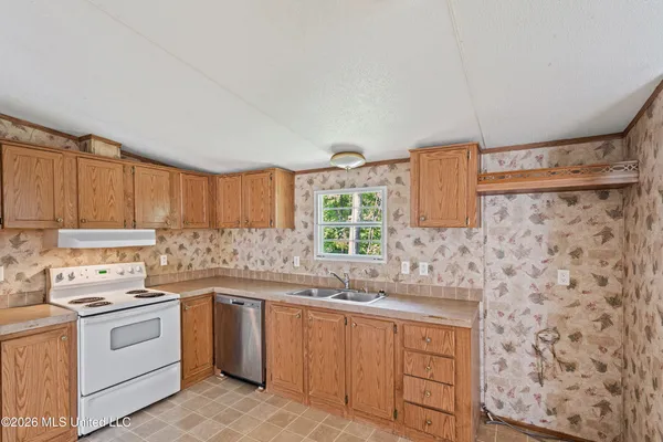 $200,000 | 258 Coles Point Road, Batesville, MS 38606