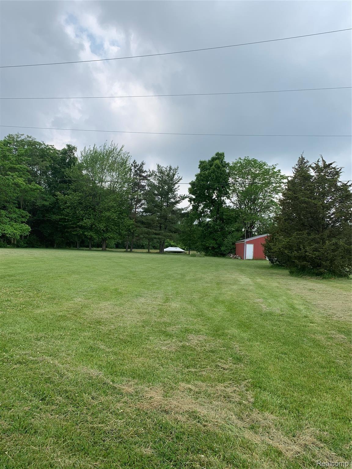 23750 Inkster Road New Boston, MI 48164 - Photo 10 of 15 A894BEE3-1D8A-4627-8323-5E4A59AFE2FD.jpeg