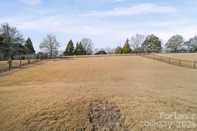 $3,200 | 704 Springwood Drive, Waxhaw, NC 28173