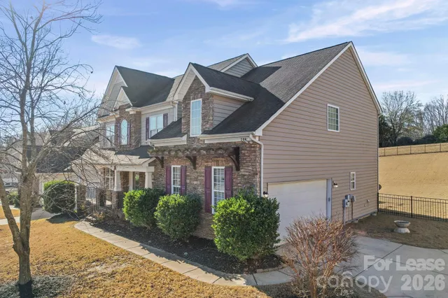 $3,200 | 704 Springwood Drive, Waxhaw, NC 28173