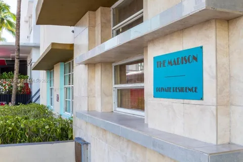 $330,000 | 3030 Collins Avenue, Unit 4E, Miami Beach, FL 33140
