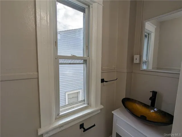 $1,900 | 65 Academy Street, Unit 7, Poughkeepsie, NY 12601