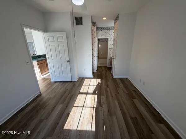 $1,250 | 215 Royal Poste Road, Unit 2702, Sunset Beach, NC 28468