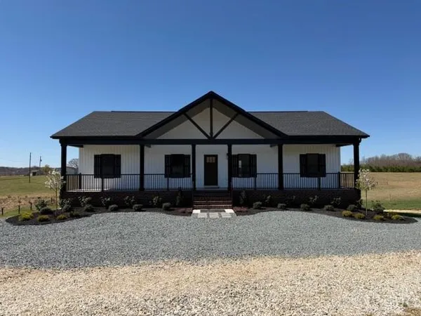 $349,900 | 2779 Oakville Road, Appomattox, VA 24522