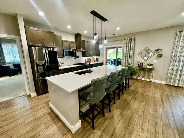 $535,000 | 186 North Sunset Drive, Maryville, MO 64468