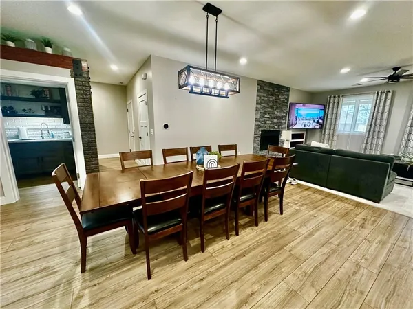 $535,000 | 186 North Sunset Drive, Maryville, MO 64468