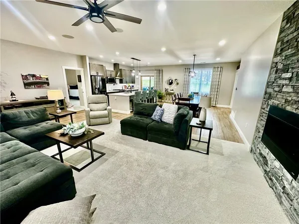 $535,000 | 186 North Sunset Drive, Maryville, MO 64468