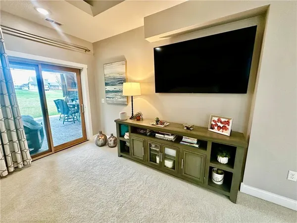 $535,000 | 186 North Sunset Drive, Maryville, MO 64468