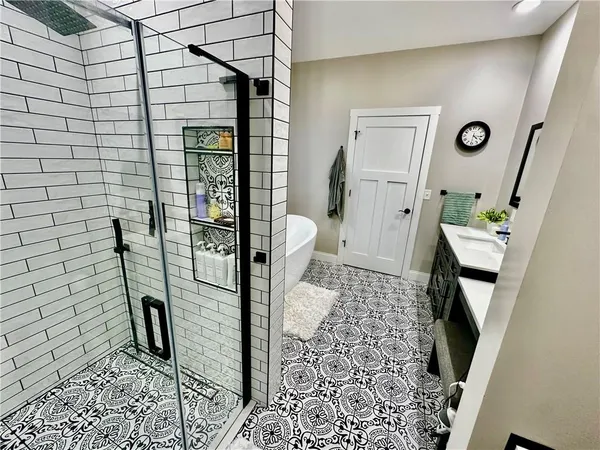 $535,000 | 186 North Sunset Drive, Maryville, MO 64468