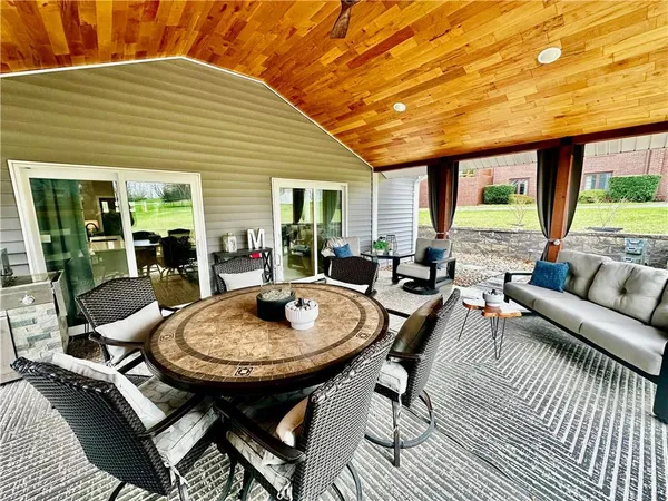 $535,000 | 186 North Sunset Drive, Maryville, MO 64468