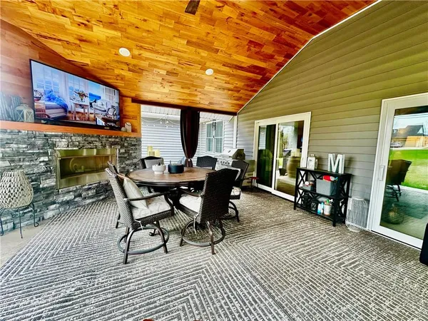 $535,000 | 186 North Sunset Drive, Maryville, MO 64468