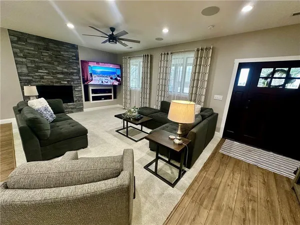 $535,000 | 186 North Sunset Drive, Maryville, MO 64468