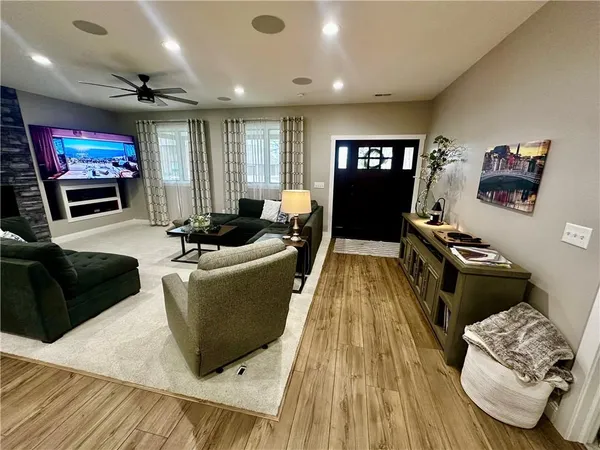 $535,000 | 186 North Sunset Drive, Maryville, MO 64468