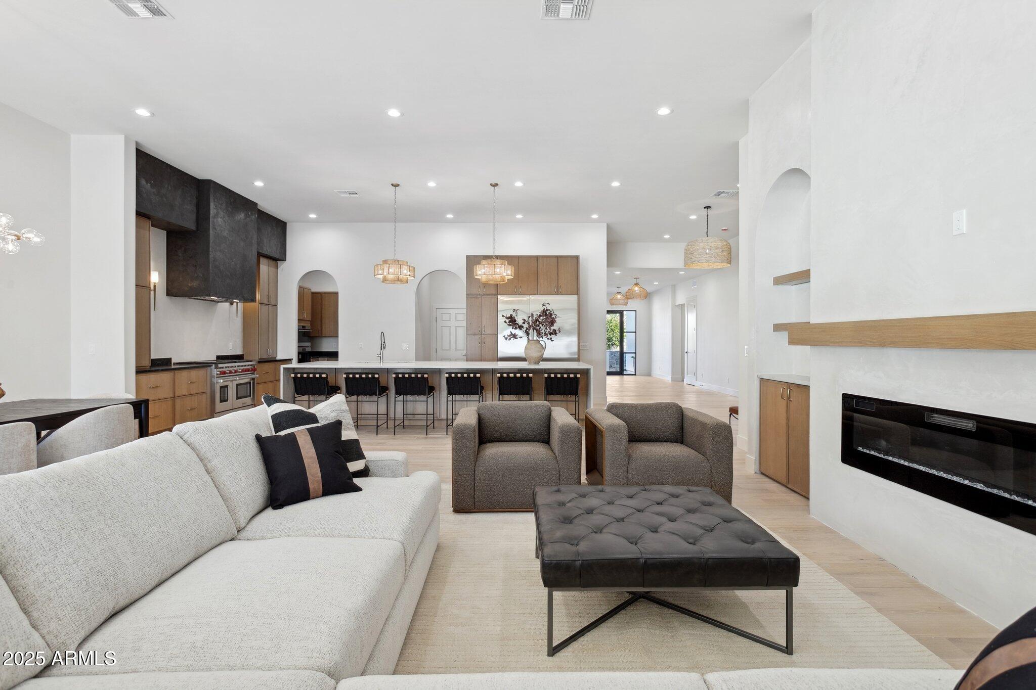 4512 North 38th Street Phoenix, AZ 85018 - Photo 13 of 35 Living Room