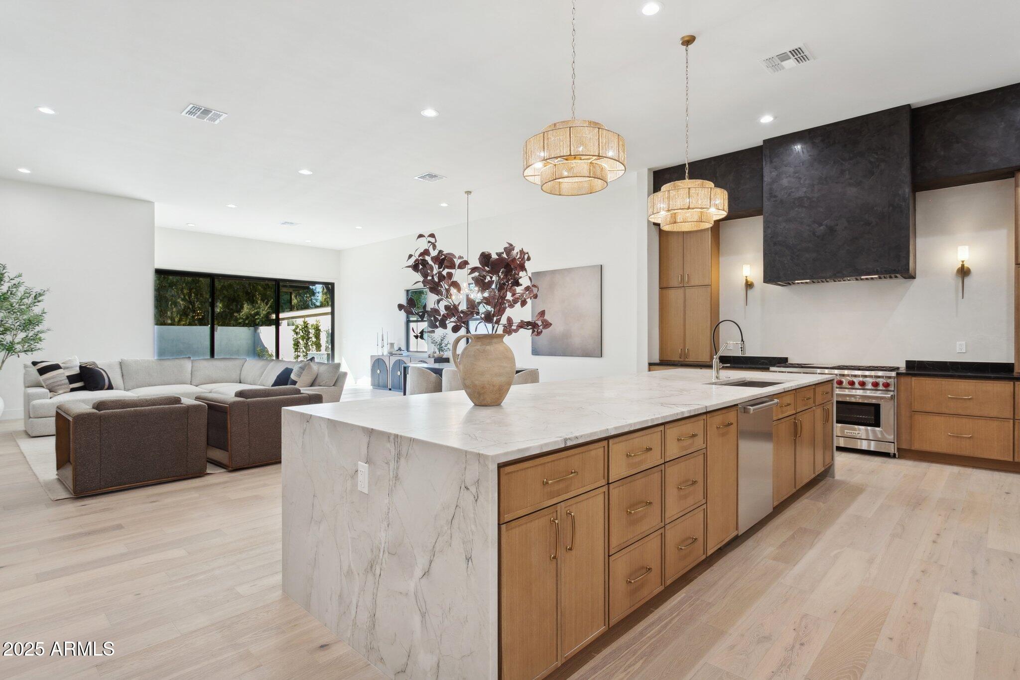 4512 North 38th Street Phoenix, AZ 85018 - Photo 6 of 35 Kitchen