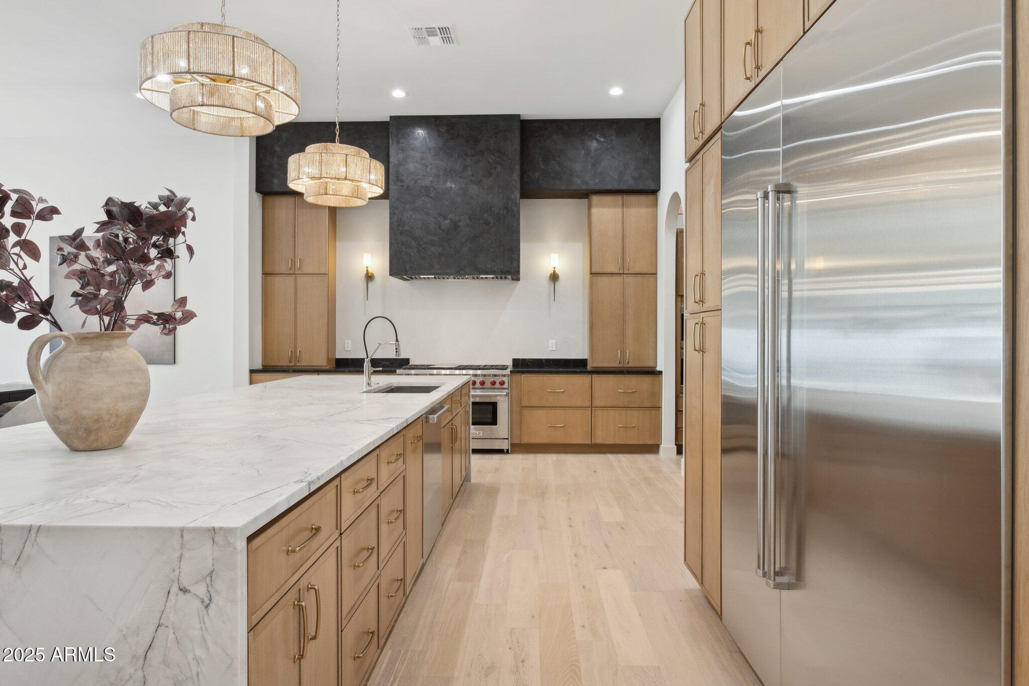 4512 North 38th Street Phoenix, AZ 85018 - Photo 7 of 35 Kitchen