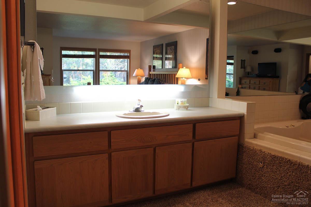57405 Beaver Ridge Loop Sunriver, OR 97707 - Photo 15 of 23 Additional Photo