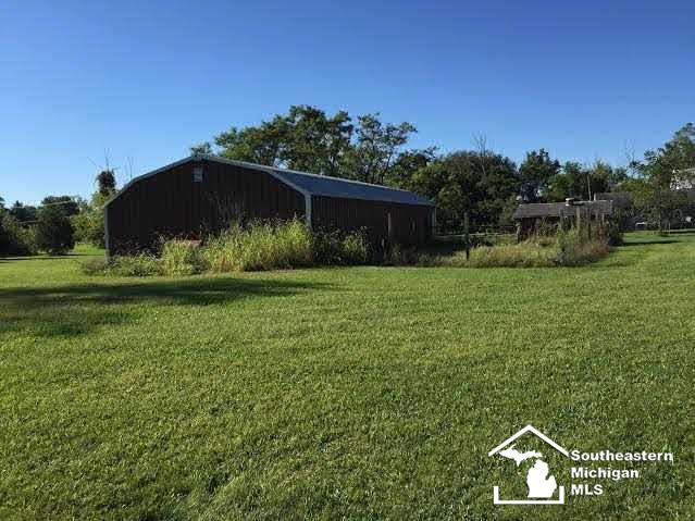 2742 Heiss Road Monroe, MI 48162 - Photo 7 of 18 Back of Barn- Fncd in Area