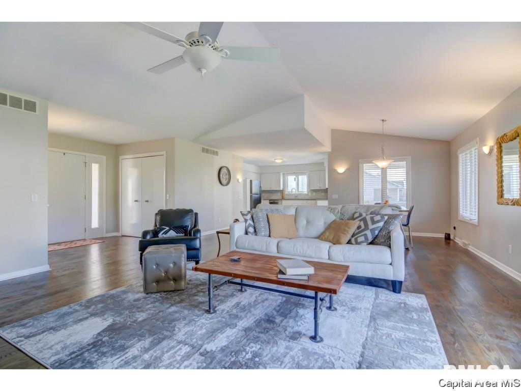 1129 Bridle Path Lane Springfield, IL 62712 - Photo 8 of 28