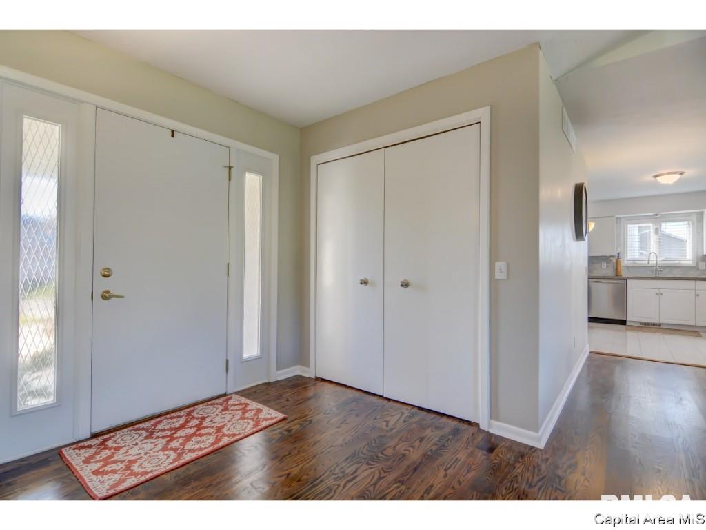 1129 Bridle Path Lane Springfield, IL 62712 - Photo 10 of 28