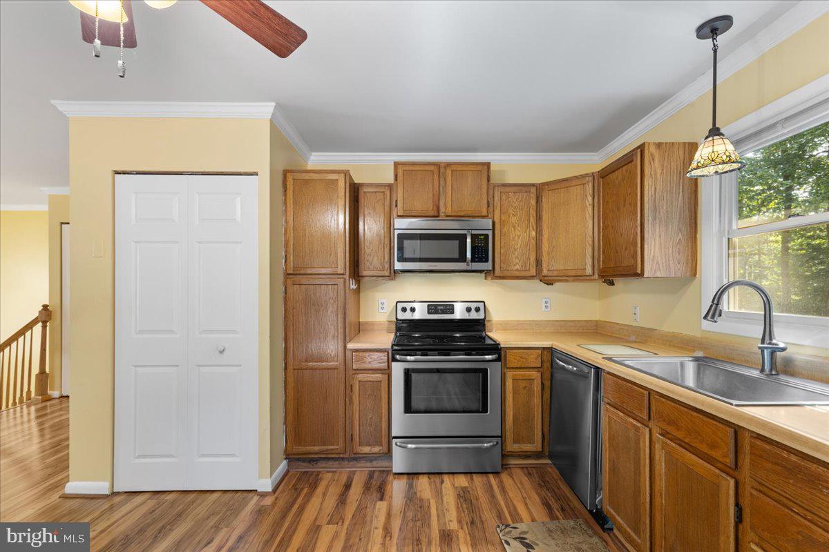 869 Plains Road Lusby, MD 20657 - Photo 10 of 35 kitchen