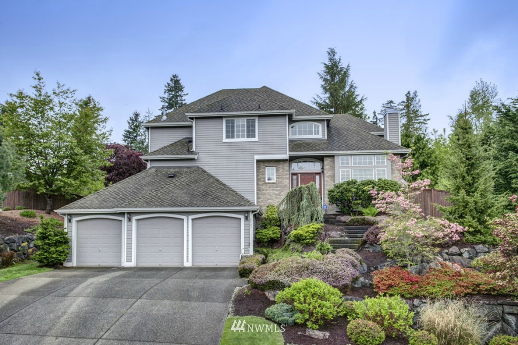 2003 Lyons Avenue Northeast Renton, WA 98059 - Photo 1 of 15