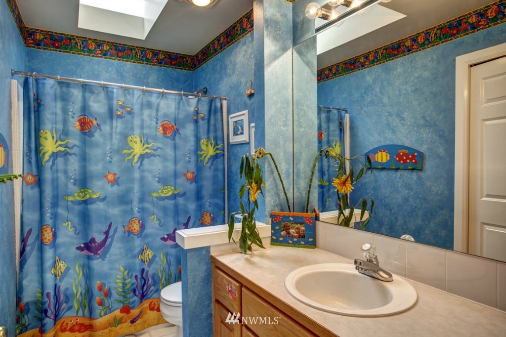 2003 Lyons Avenue Northeast Renton, WA 98059 - Photo 14 of 15