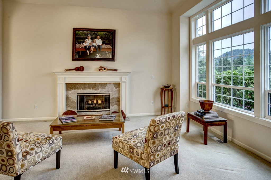 2003 Lyons Avenue Northeast Renton, WA 98059 - Photo 4 of 15