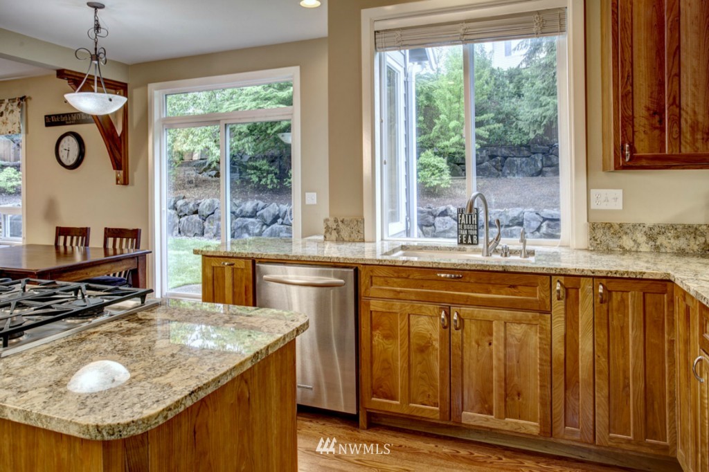 2003 Lyons Avenue Northeast Renton, WA 98059 - Photo 8 of 15