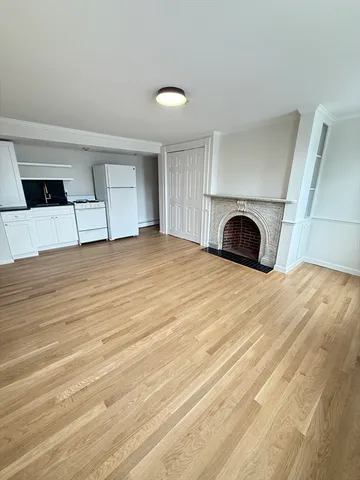 $2,000 | 313 Essex Street, Unit 203, Salem, MA 01970