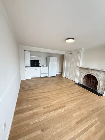 $2,000 | 313 Essex Street, Unit 203, Salem, MA 01970