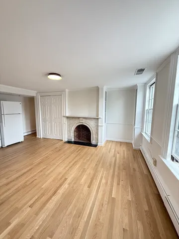 $2,000 | 313 Essex Street, Unit 203, Salem, MA 01970