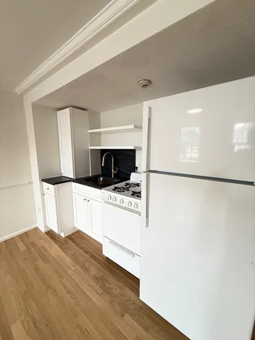 $2,000 | 313 Essex Street, Unit 203, Salem, MA 01970