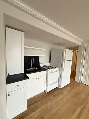 $2,000 | 313 Essex Street, Unit 203, Salem, MA 01970